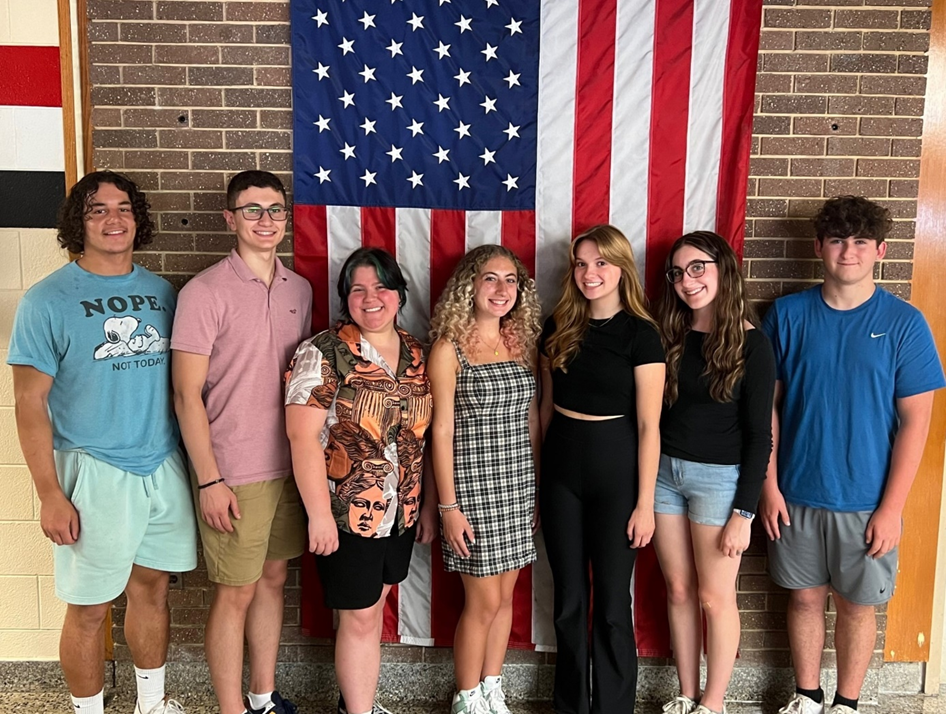 From left, Ryan Seevers, Carlo Costigliola, Ethan Moraitakis, Gabriella Mannix, Abigail Caravella, Kyla O’Sullivan and Jesse From left, Ryan Seevers, Carlo Costigliola, Ethan Moraitakis, Gabriella Mannix, Abigail Caravella, Kyla O’Sullivan and Jesse